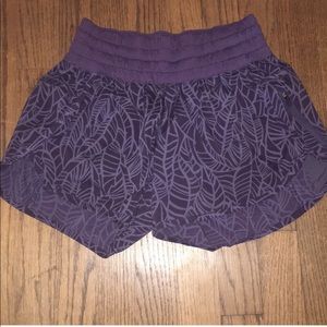 Lululemon tracker shorts